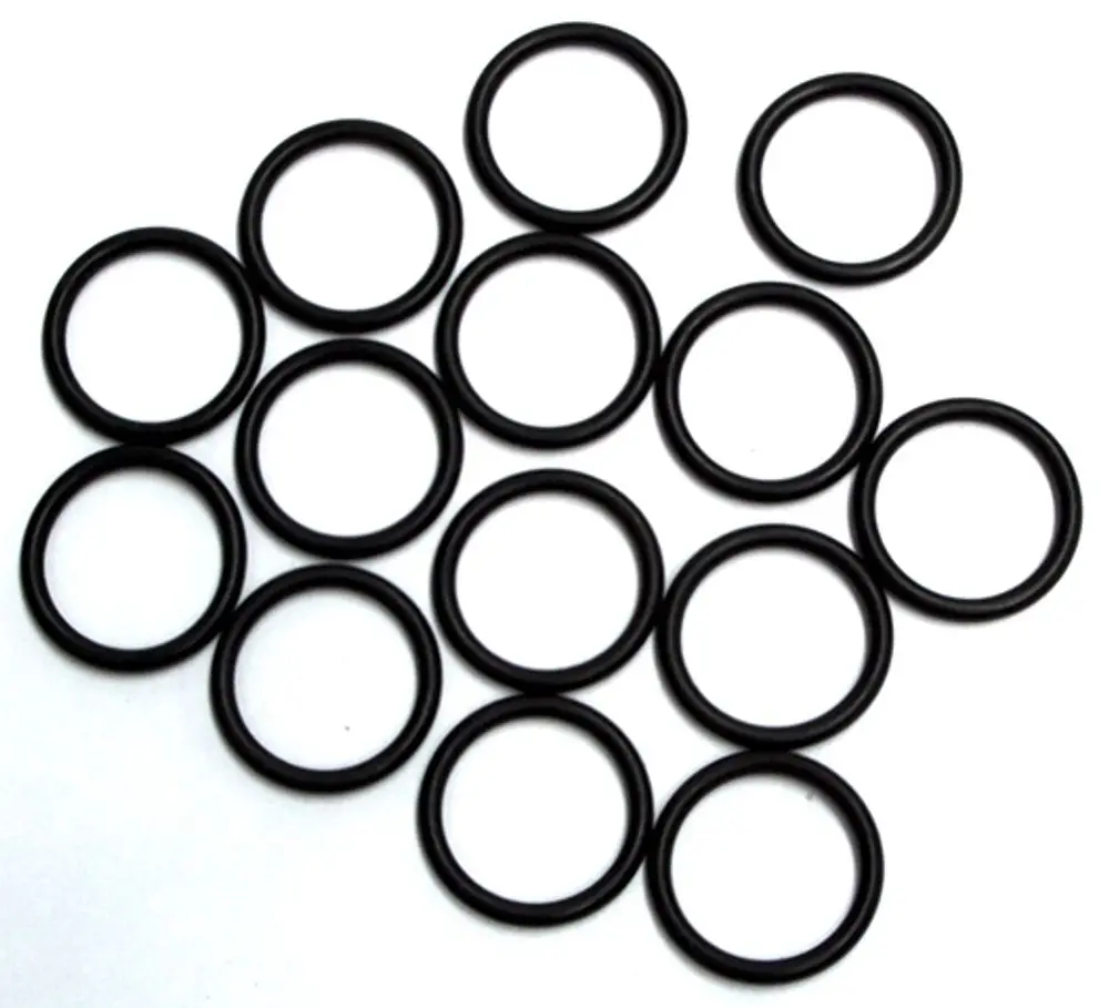 Schwarze O-Ringe in einer zusammenhangenden Anordnung. Diese Dichtungen können in Anwendungen für Daikin Produkte verwendet werden.